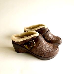JBU Memory Form by Jambu Brown Leather Faux Fur Lining Clogs size 9